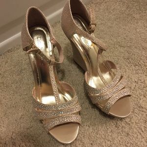 David’s Bridal Gold sparkly wedges size 8